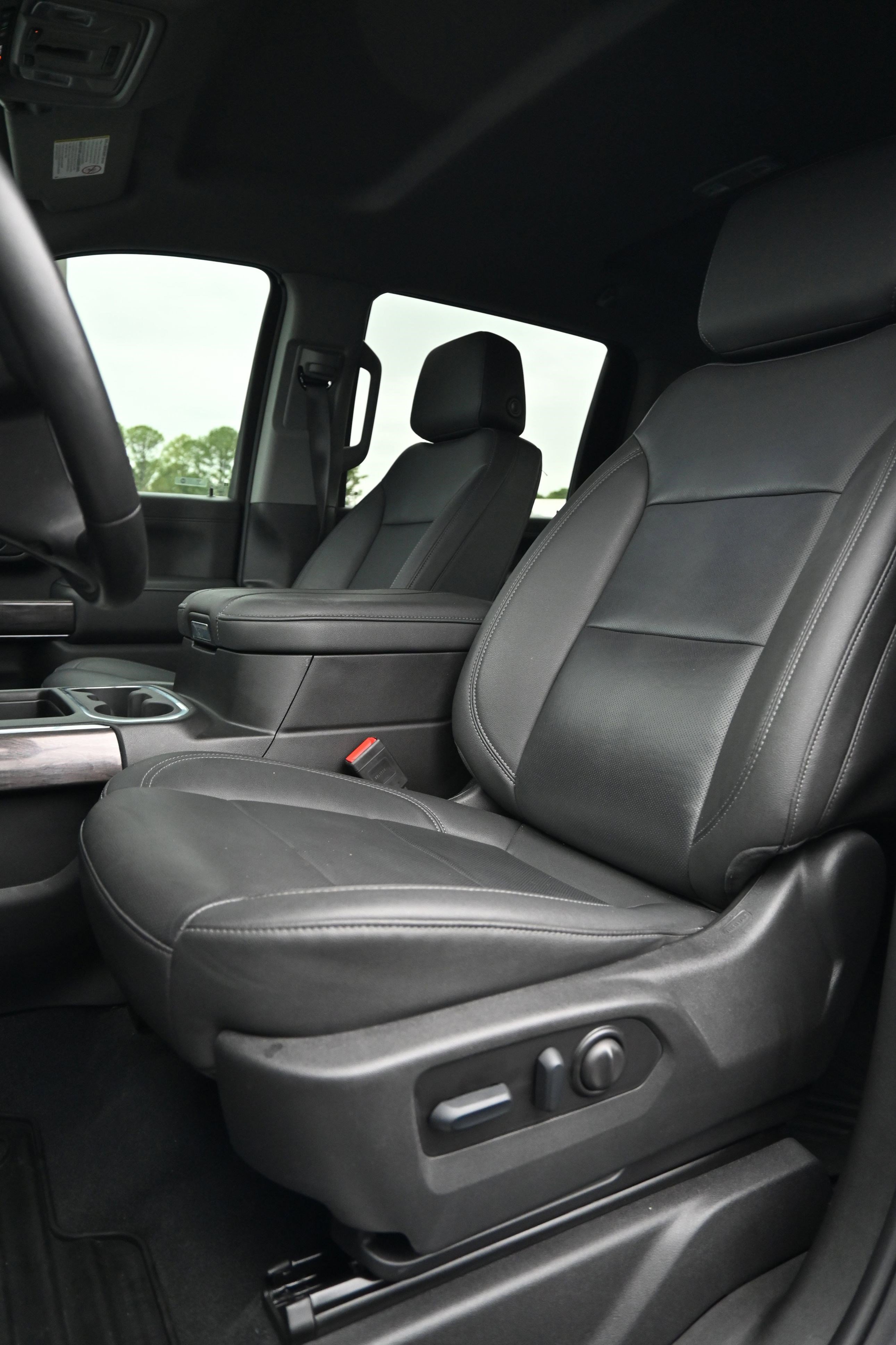 Used 2023 Chevrolet Silverado 2500 LTZ w/ LTZ Plus Package image 17