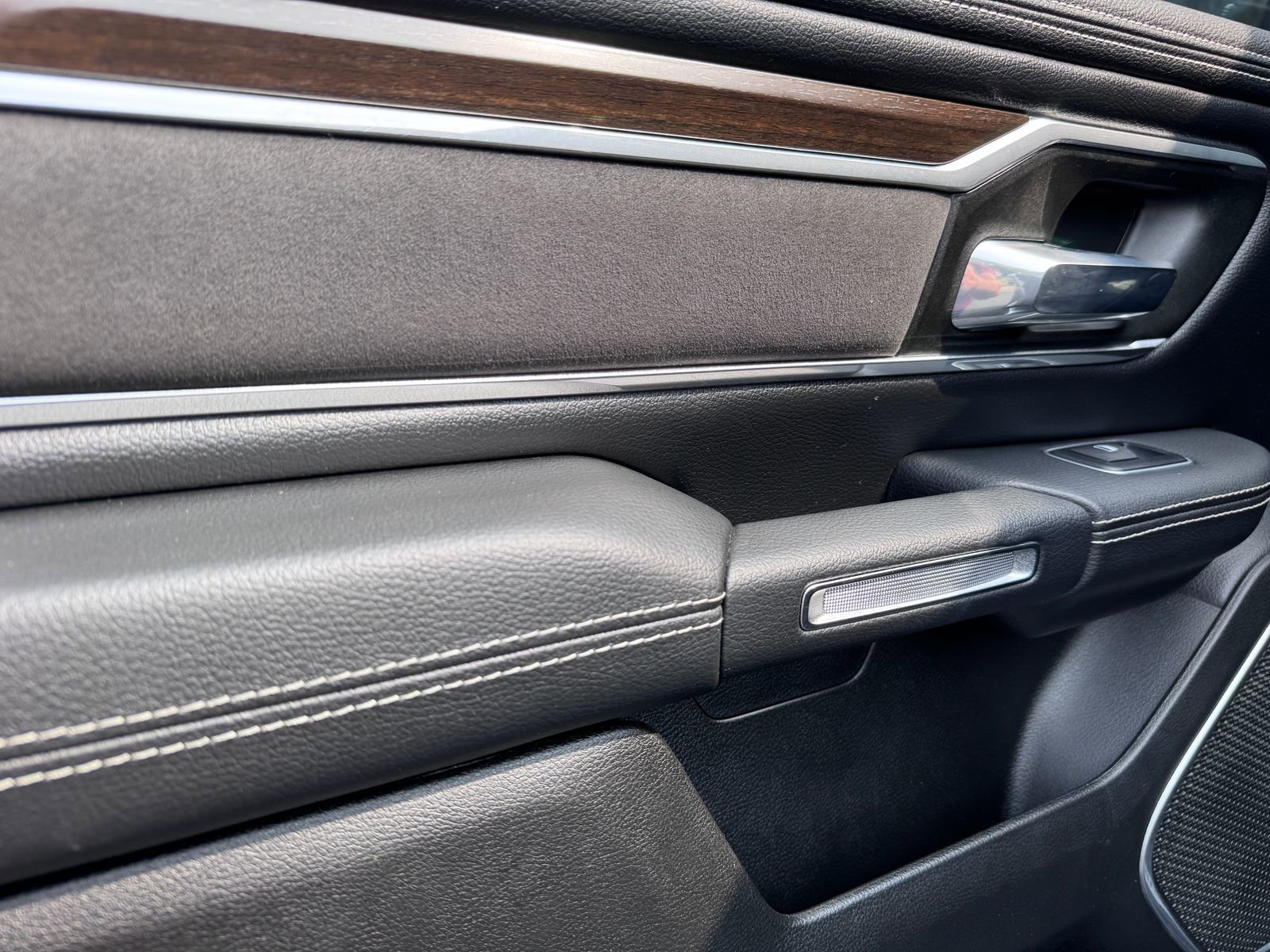 Used 2022 RAM 1500 Laramie image 31