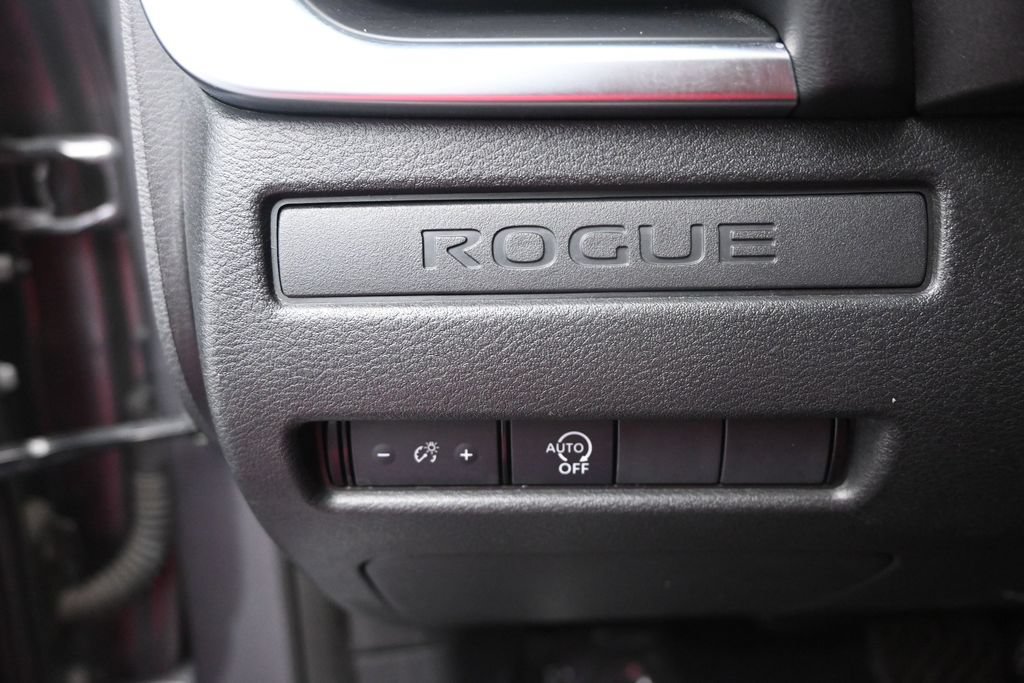 Used 2024 Nissan Rogue S FWD image 21