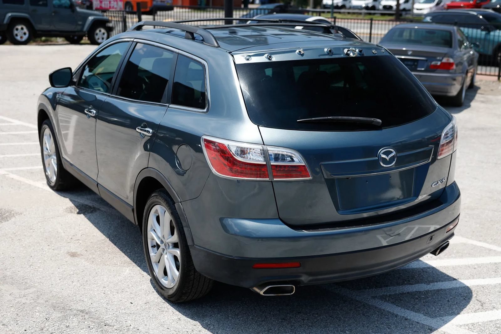 Used 2011 MAZDA CX-9 Grand Touring w/ Moonroof & Bose Audio Pkg FWD image 4