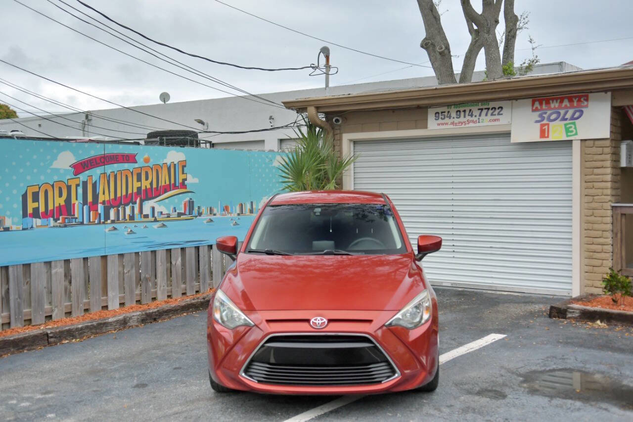 Used 2017 Toyota Yaris iA FWD image 3