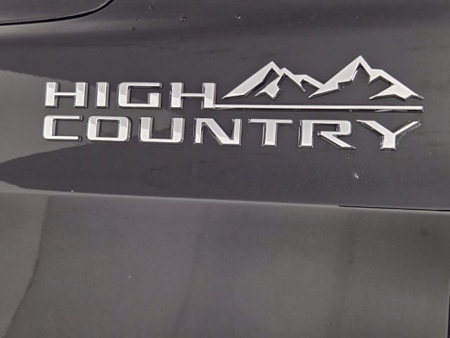 Used 2025 Chevrolet Tahoe High Country RWD image 8