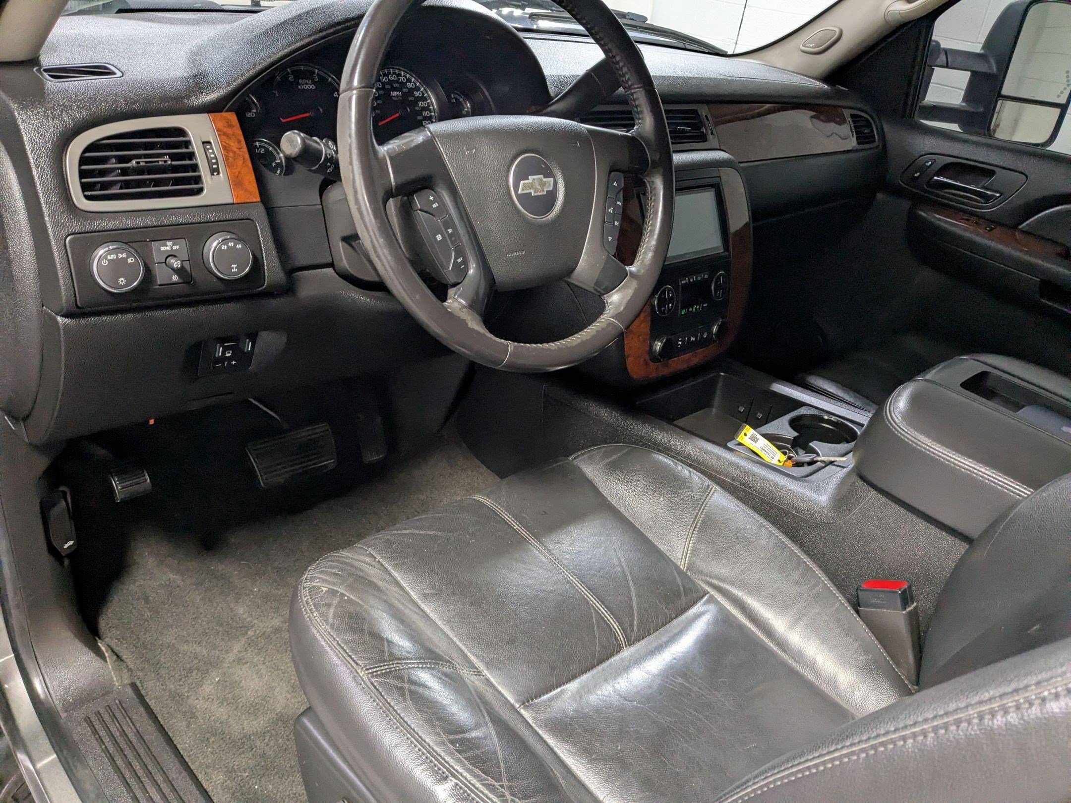 Used 2008 Chevrolet Silverado 2500 LTZ w/ Safety Package AWD/4WD image 12