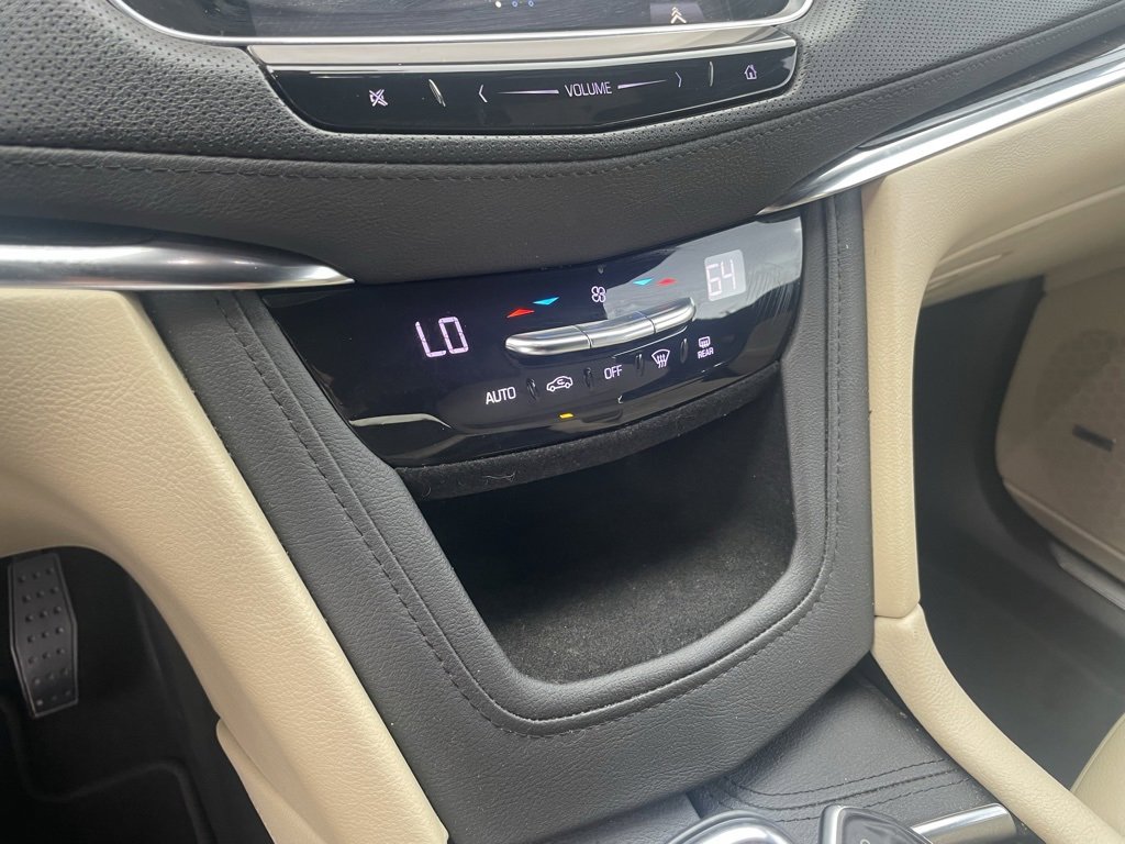 Used 2019 Cadillac XT5 FWD image 15
