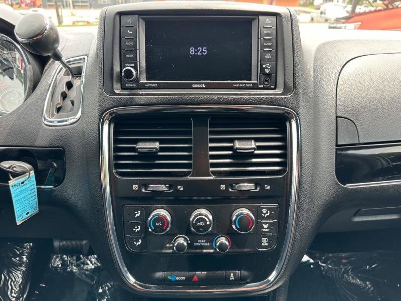 Used 2019 Dodge Grand Caravan SE FWD image 14