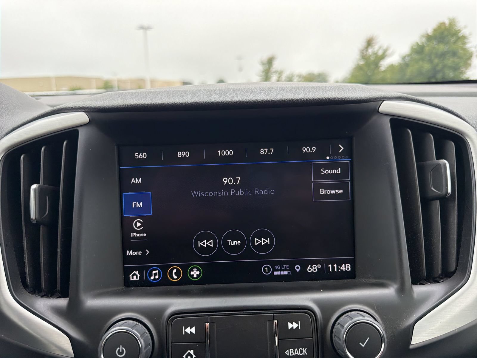 Used 2024 GMC Terrain SLT FWD image 17