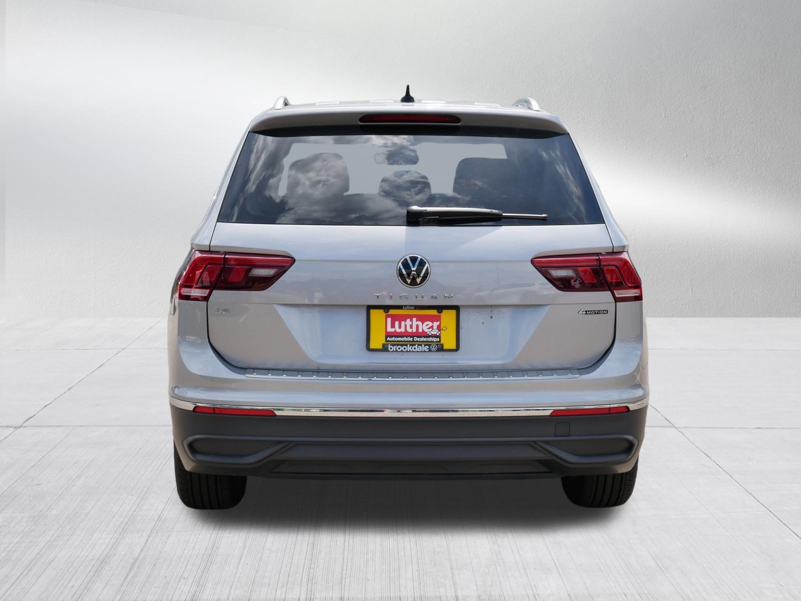 Used 2024 Volkswagen Tiguan SE AWD/4WD image 6