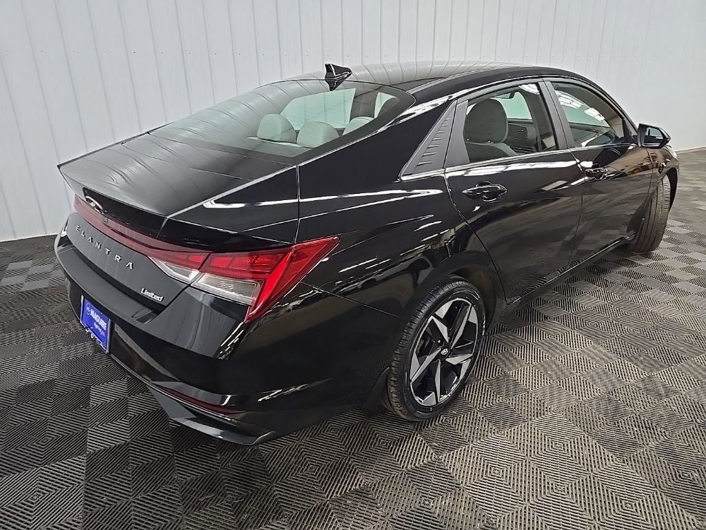 Used 2023 Hyundai Elantra Limited FWD image 6
