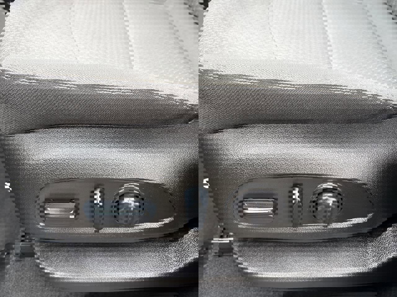 Used 2022 GMC Terrain SLE w/ Driver Convenience Package image 15