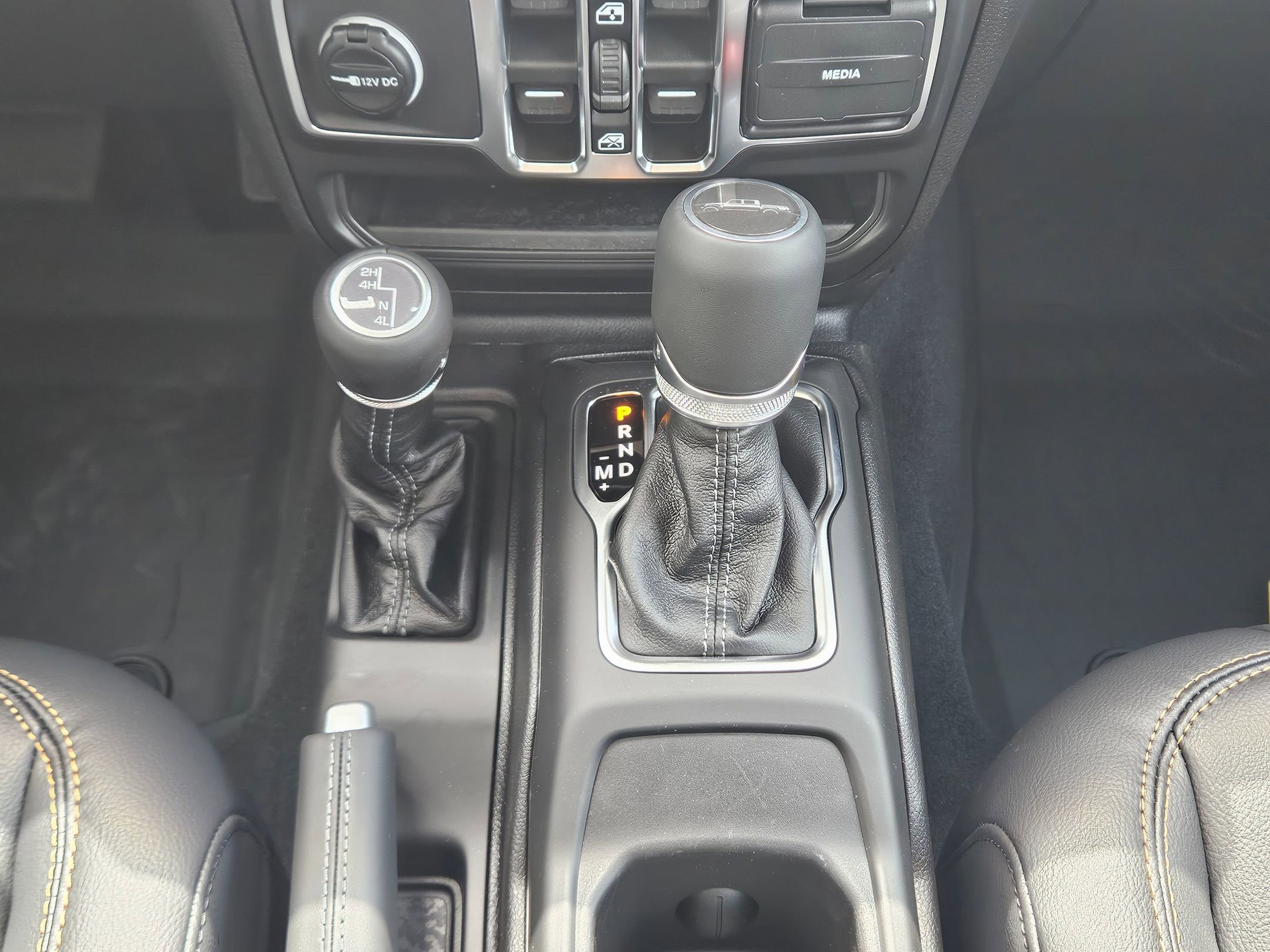 New 2026 Jeep Gladiator Sport AWD/4WD image 11