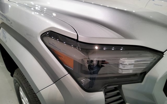 Used 2025 Toyota Tacoma SR5 image 8