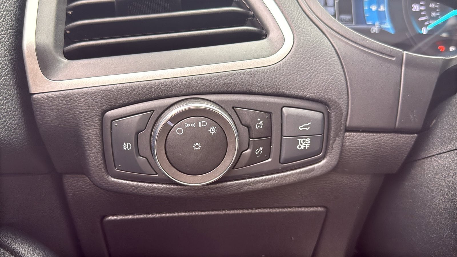 Used 2023 Ford Edge SEL w/ Convenience Package image 12