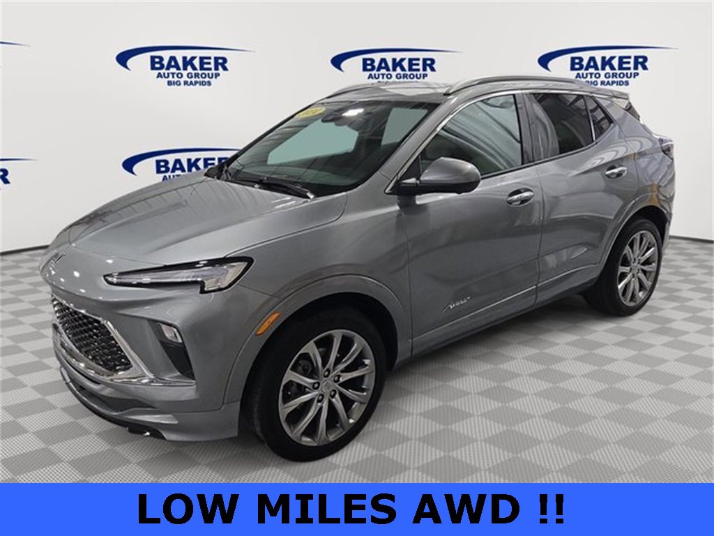 Used 2024 Buick Encore GX Avenir w/ Avenir Technology Package image 3