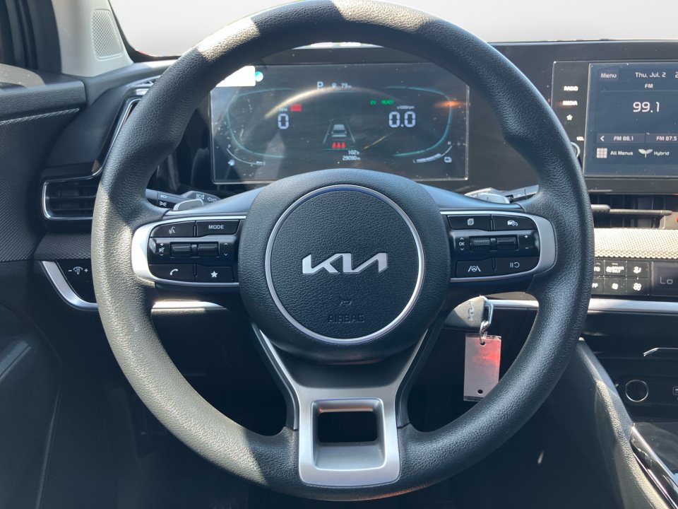 Used 2025 Kia Sportage LX FWD image 13