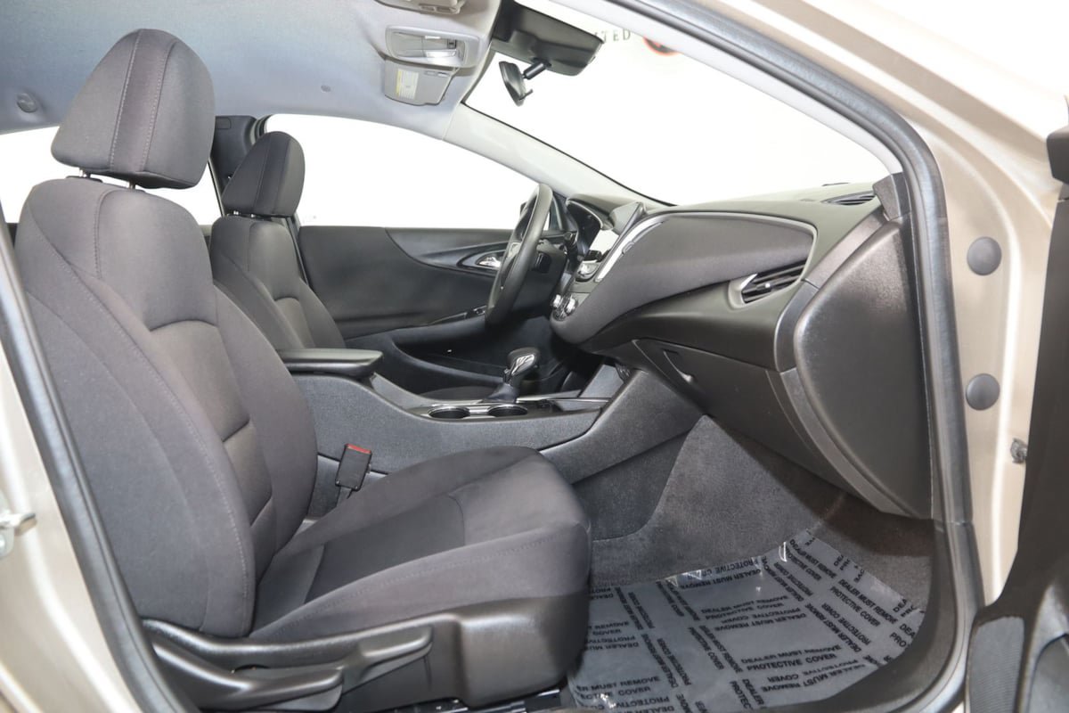 Used 2024 Chevrolet Malibu LT FWD image 12