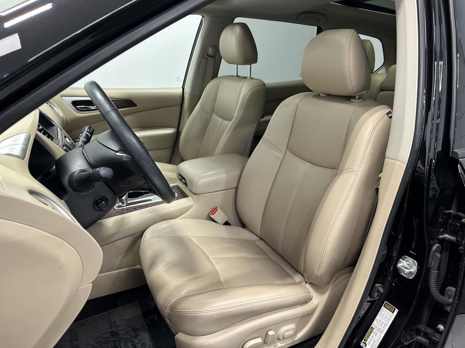 Used 2019 Nissan Pathfinder Platinum image 12