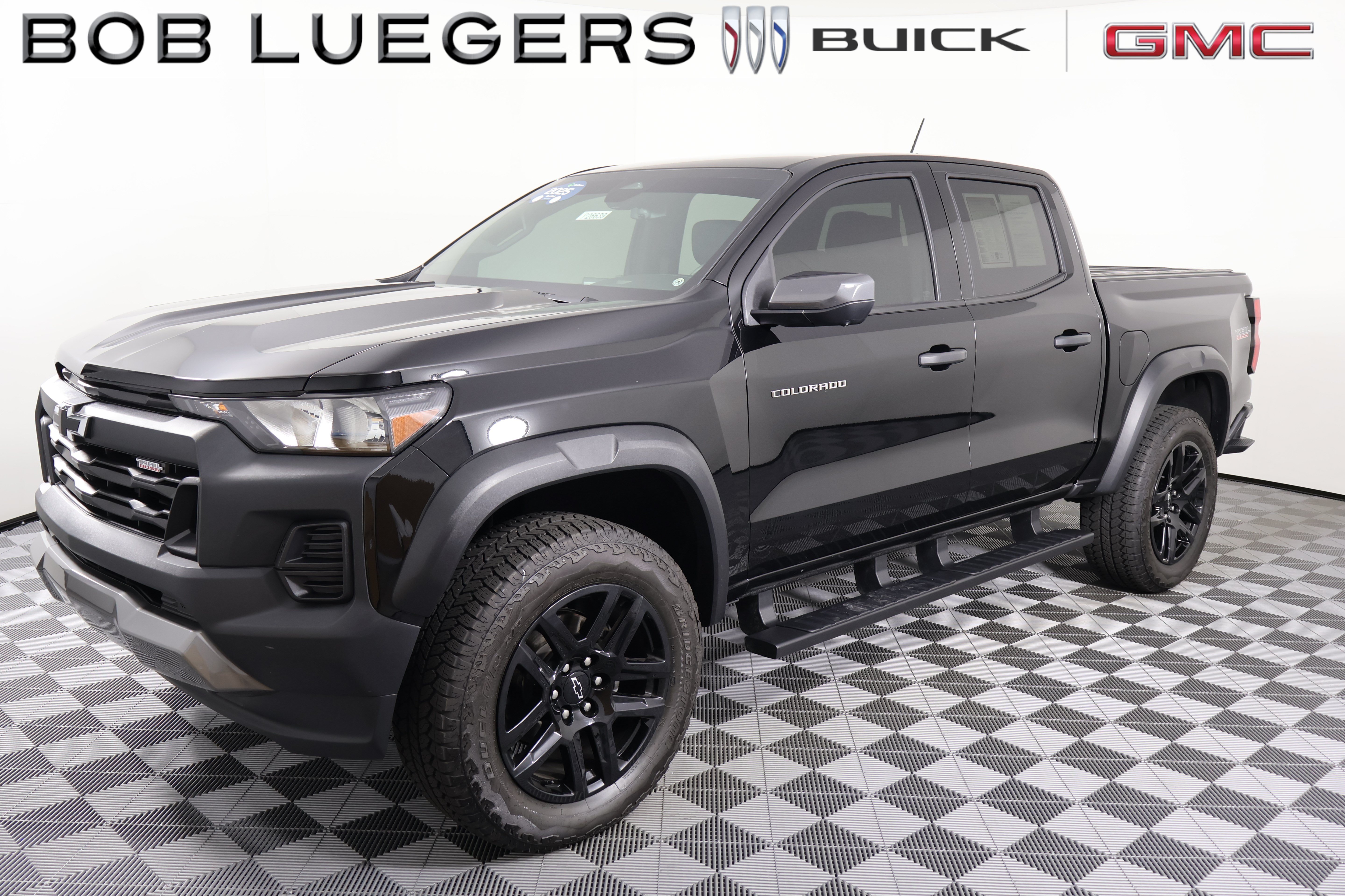 Certified 2025 Chevrolet Colorado Trail Boss AWD/4WD image 3