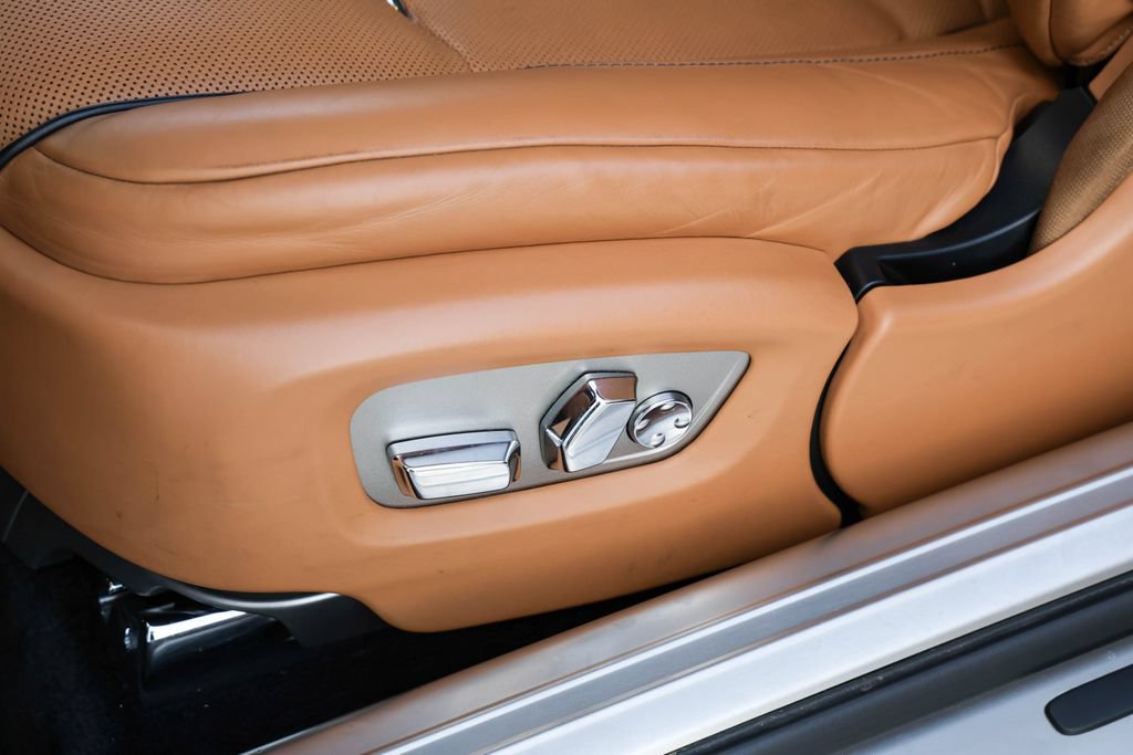 Used 2020 Rolls-Royce Wraith RWD image 19