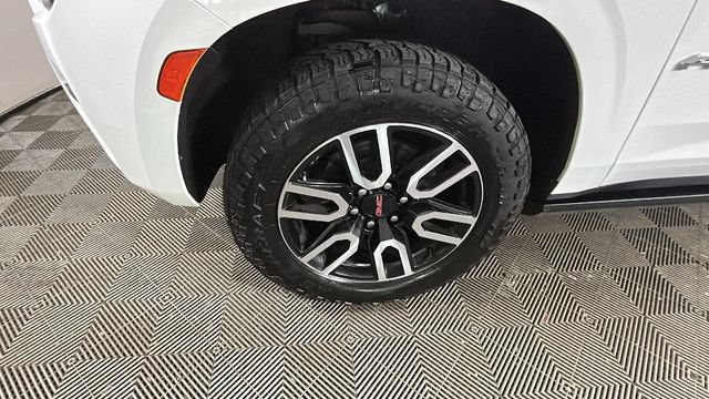 Used 2022 GMC Yukon XL AT4 AWD/4WD image 9