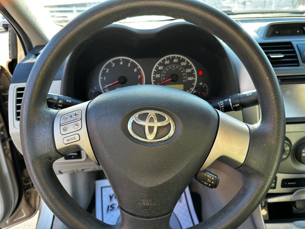 Used 2013 Toyota Corolla LE image 14