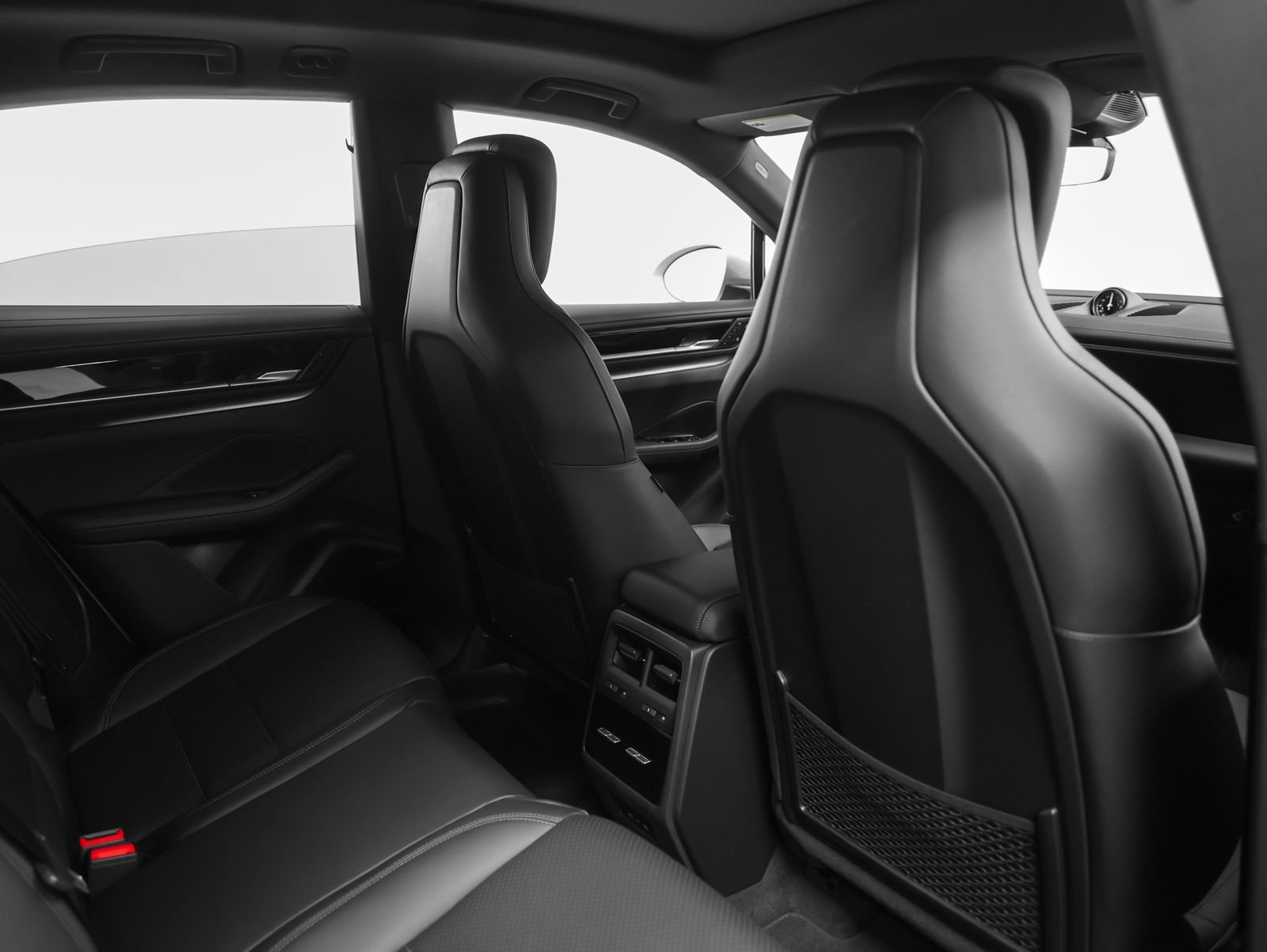 New 2026 Porsche Macan 4 Electric AWD/4WD image 30