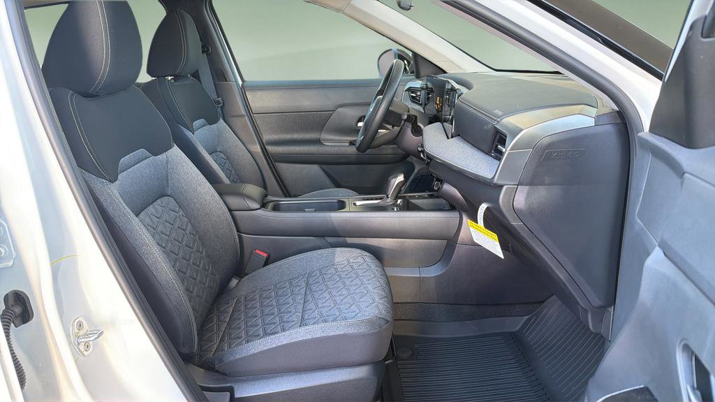 New 2026 Nissan Kicks SV w/ Charging Package FWD image 11