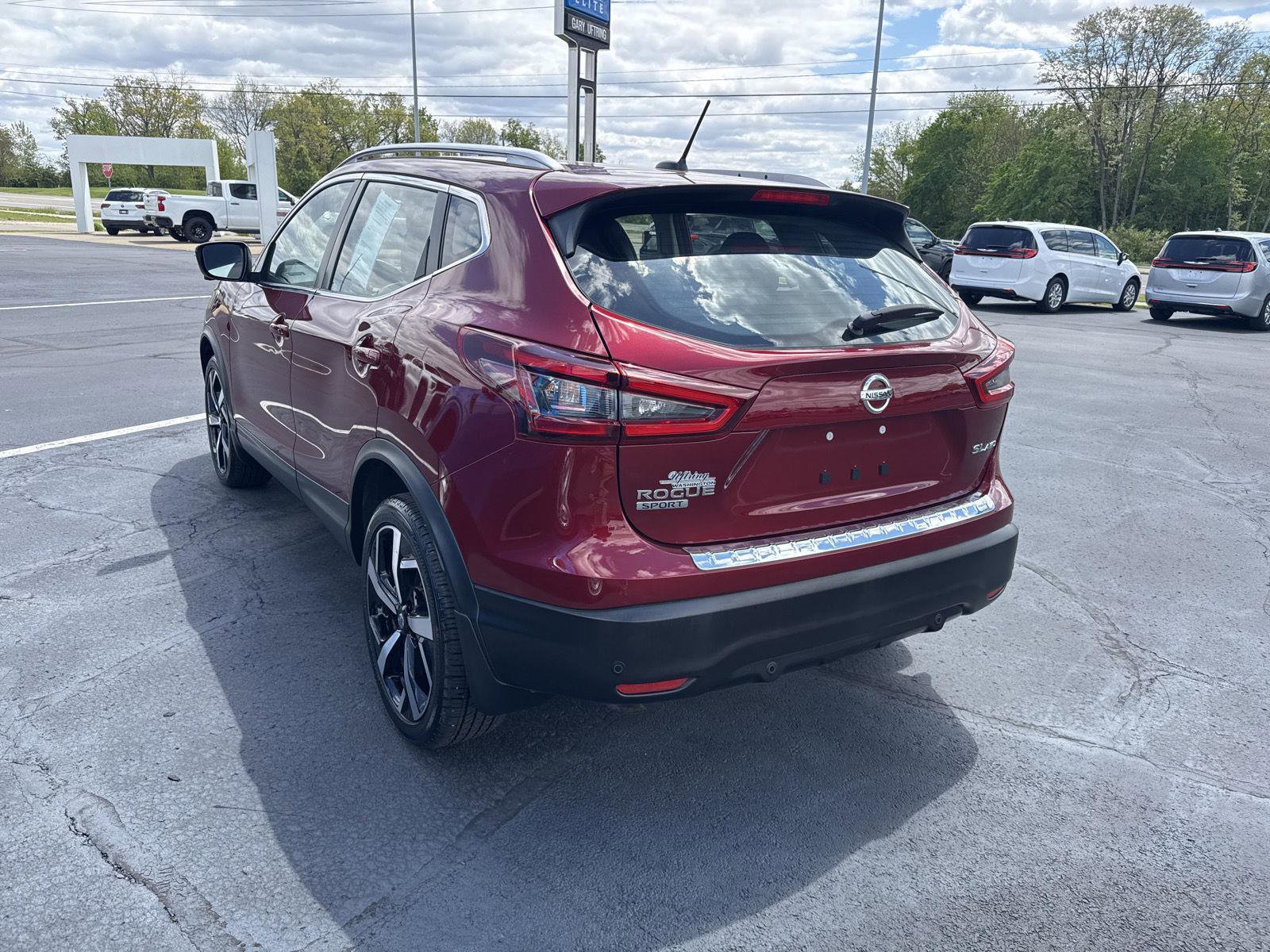 Used 2022 Nissan Rogue Sport SL AWD/4WD image 4