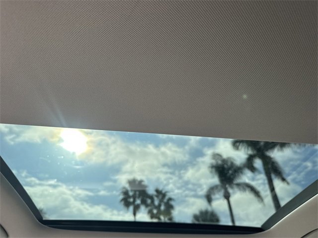 Used 2022 Kia Sorento EX w/ Panoramic Sunroof Package image 18