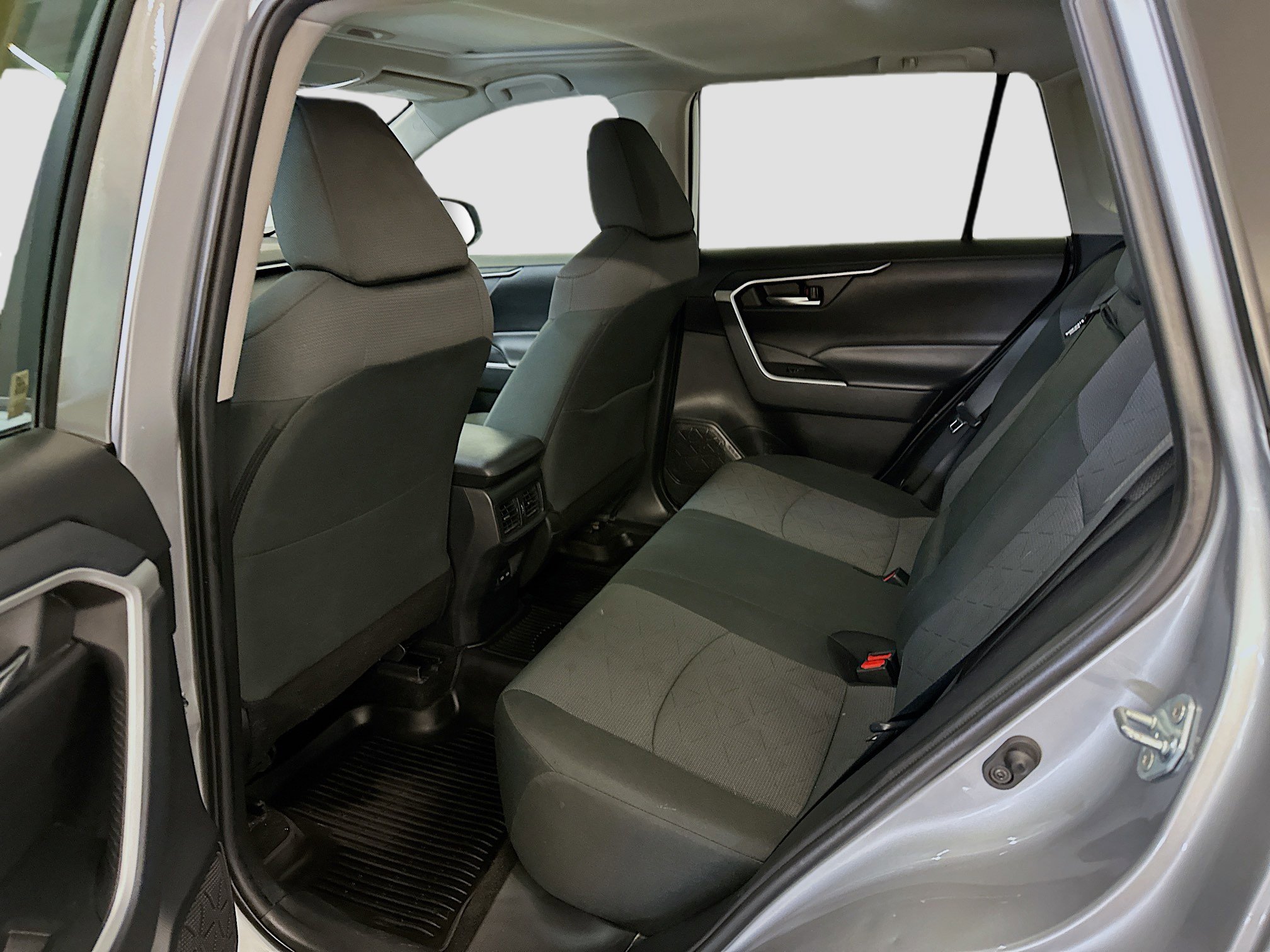 Used 2024 Toyota RAV4 XLE image 30