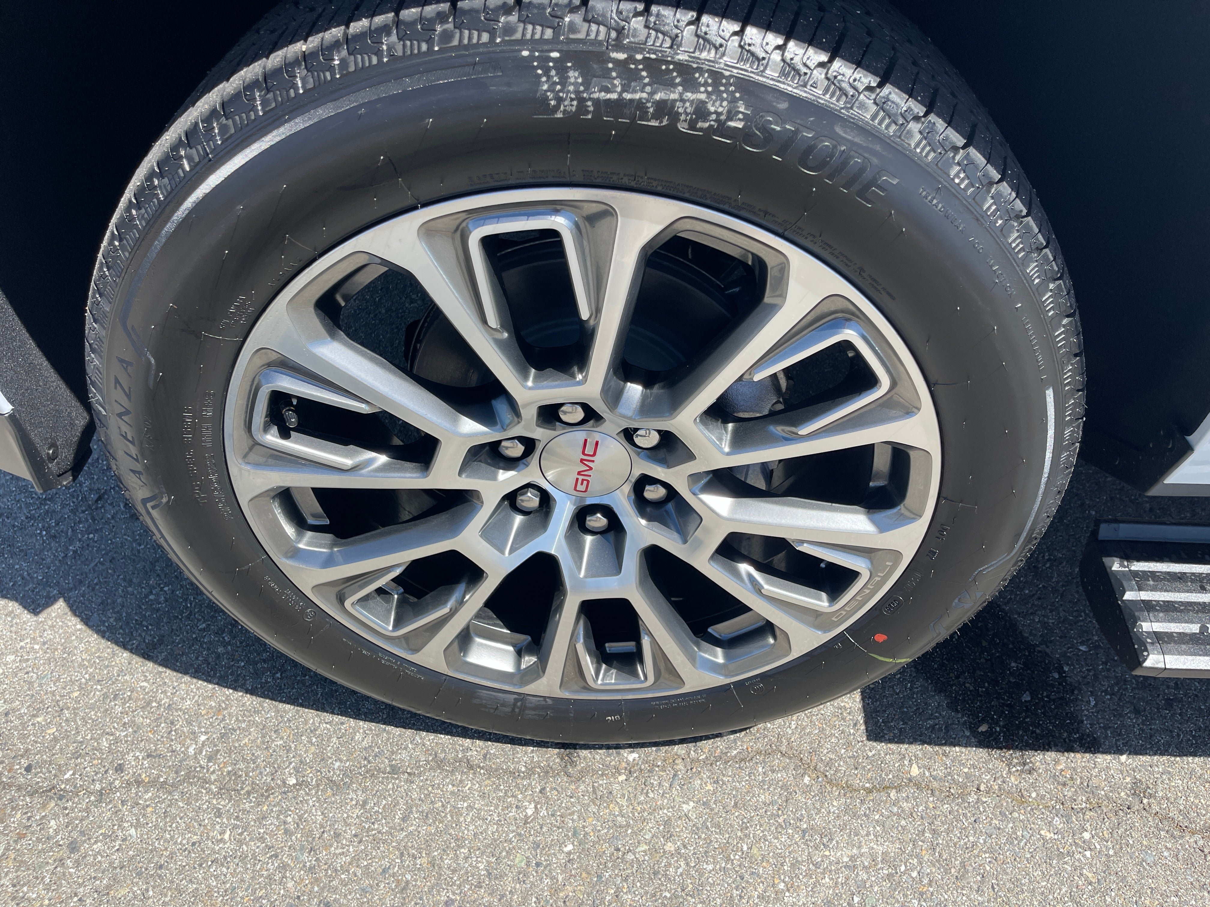 New 2026 GMC Yukon XL Denali AWD/4WD image 24