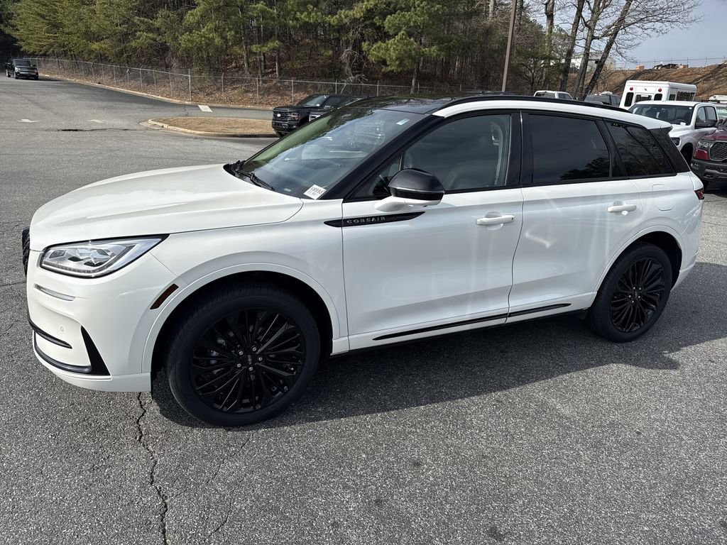 Used 2023 Lincoln Corsair Reserve w/ Equipment Group 201A image 4