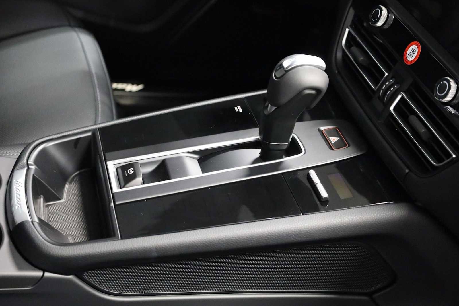 New 2026 Porsche Macan image 21