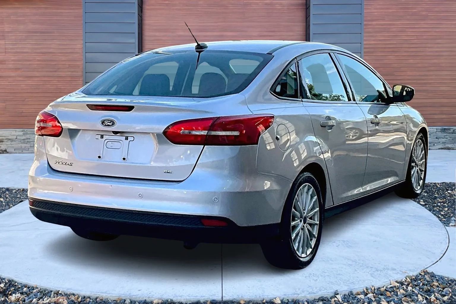 Used 2016 Ford Focus SE w/ Equipment Group 201A image 12