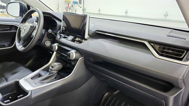 Used 2025 Toyota RAV4 LE FWD image 22