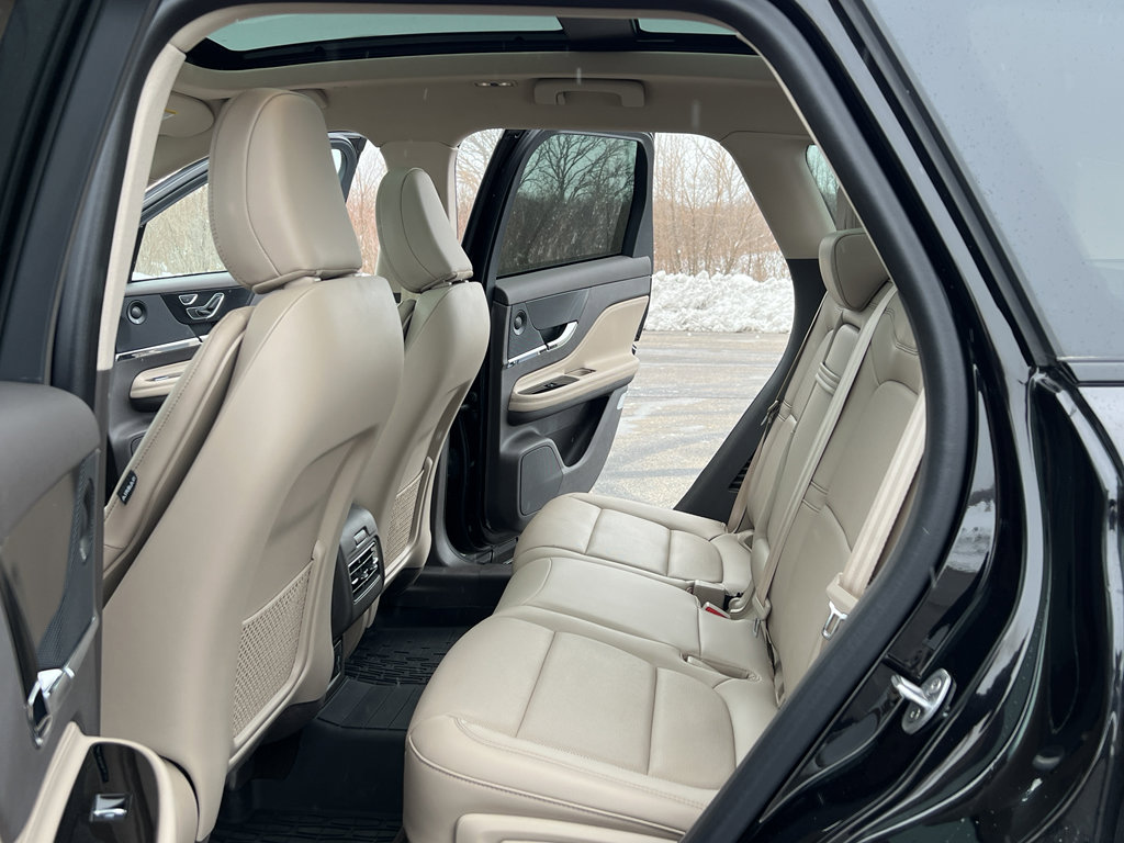 Used 2023 Lincoln Corsair Reserve w/ Equipment Group 202A image 37