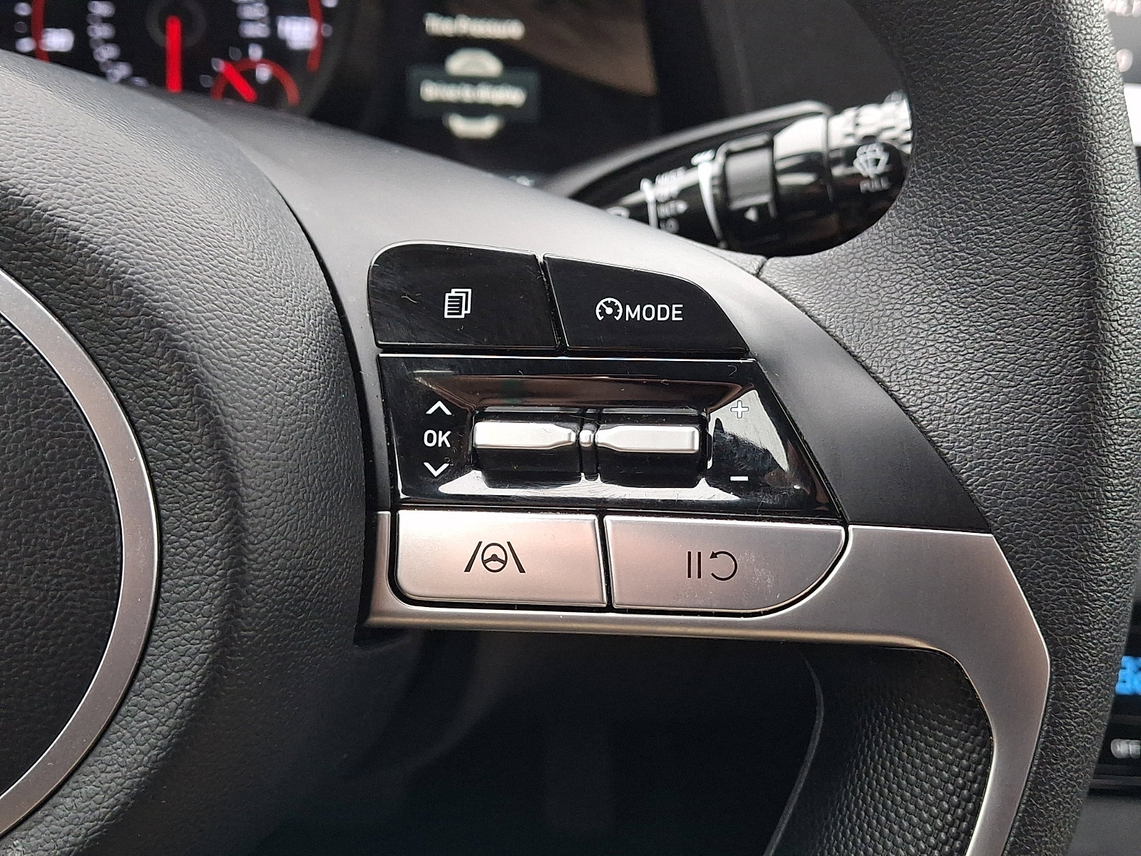 Certified 2023 Hyundai Elantra SEL w/ Preferred Accessory Package image 21