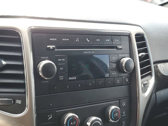 Used 2011 Jeep Grand Cherokee Laredo image 16