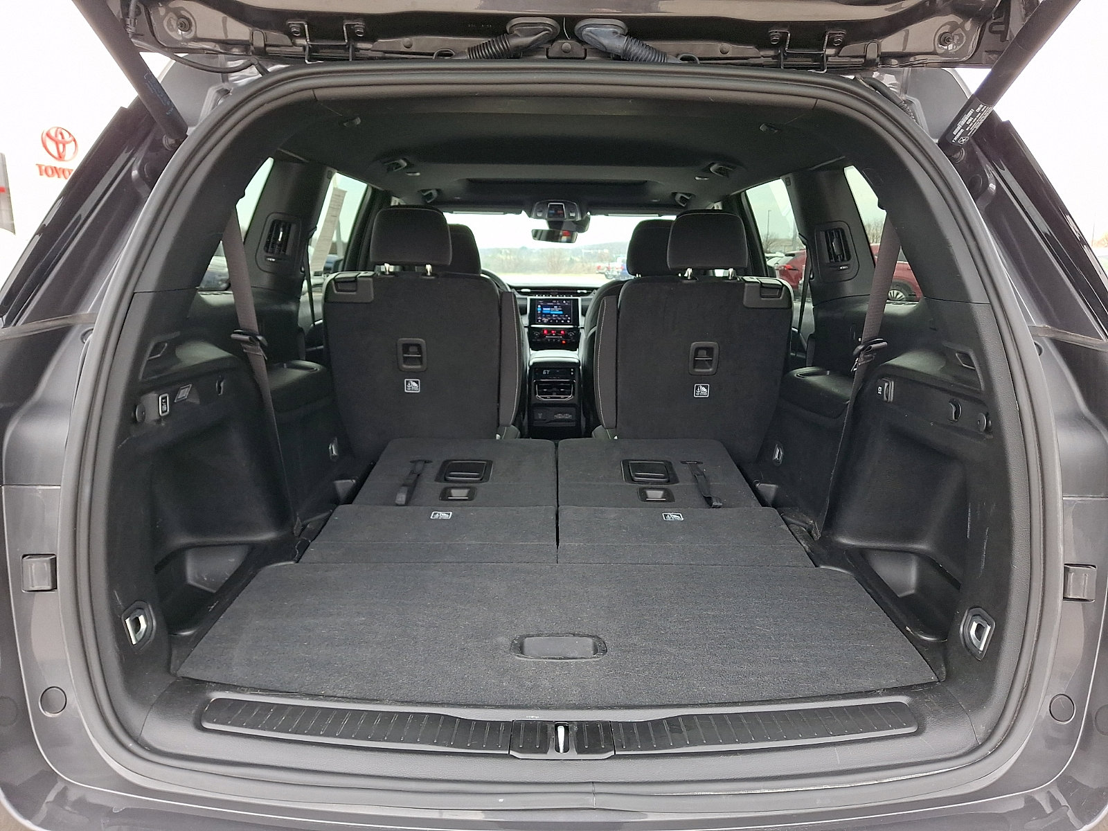 Used 2025 Jeep Grand Cherokee L Laredo w/ Luxury Tech Group I image 29