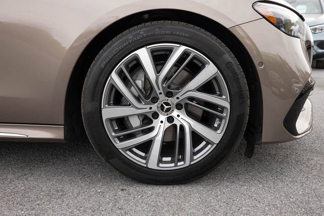Used 2025 Mercedes-Benz E 350 4MATIC Sedan image 11