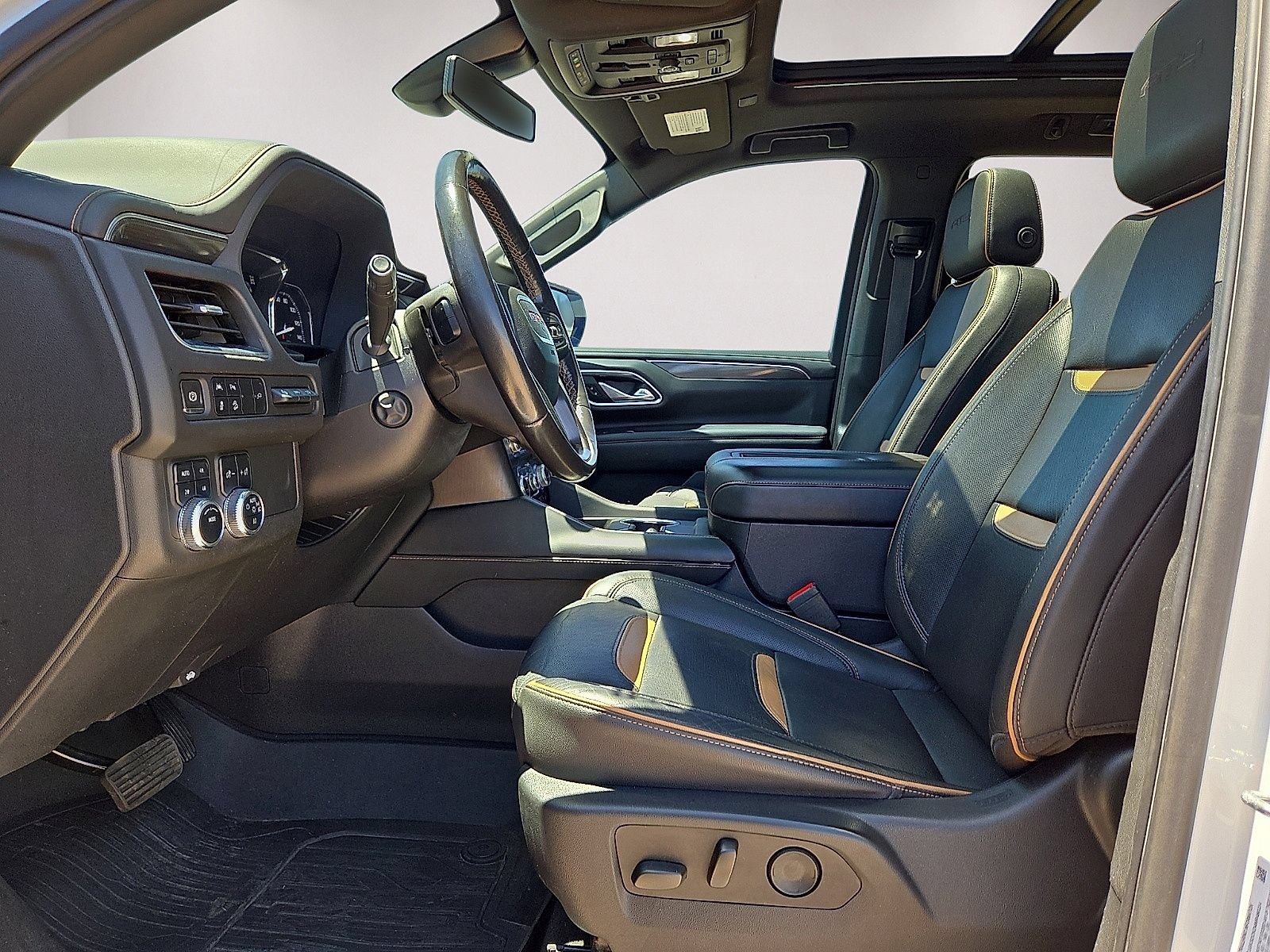 Used 2021 GMC Yukon AT4 w/ Technology Package AWD/4WD image 25
