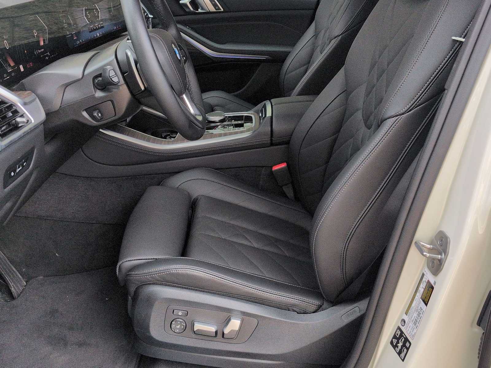 Used 2026 BMW X5 xDrive40i w/ Parking Assistance Package AWD/4WD image 17