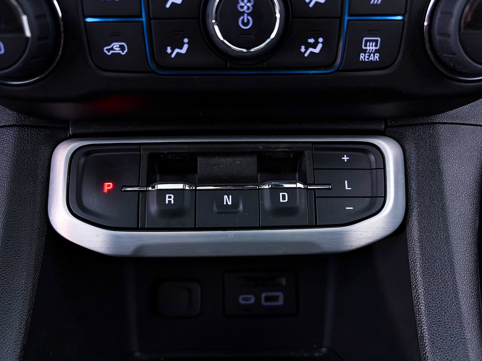 Used 2022 GMC Acadia SLE w/ Driver Convenience Package FWD image 28