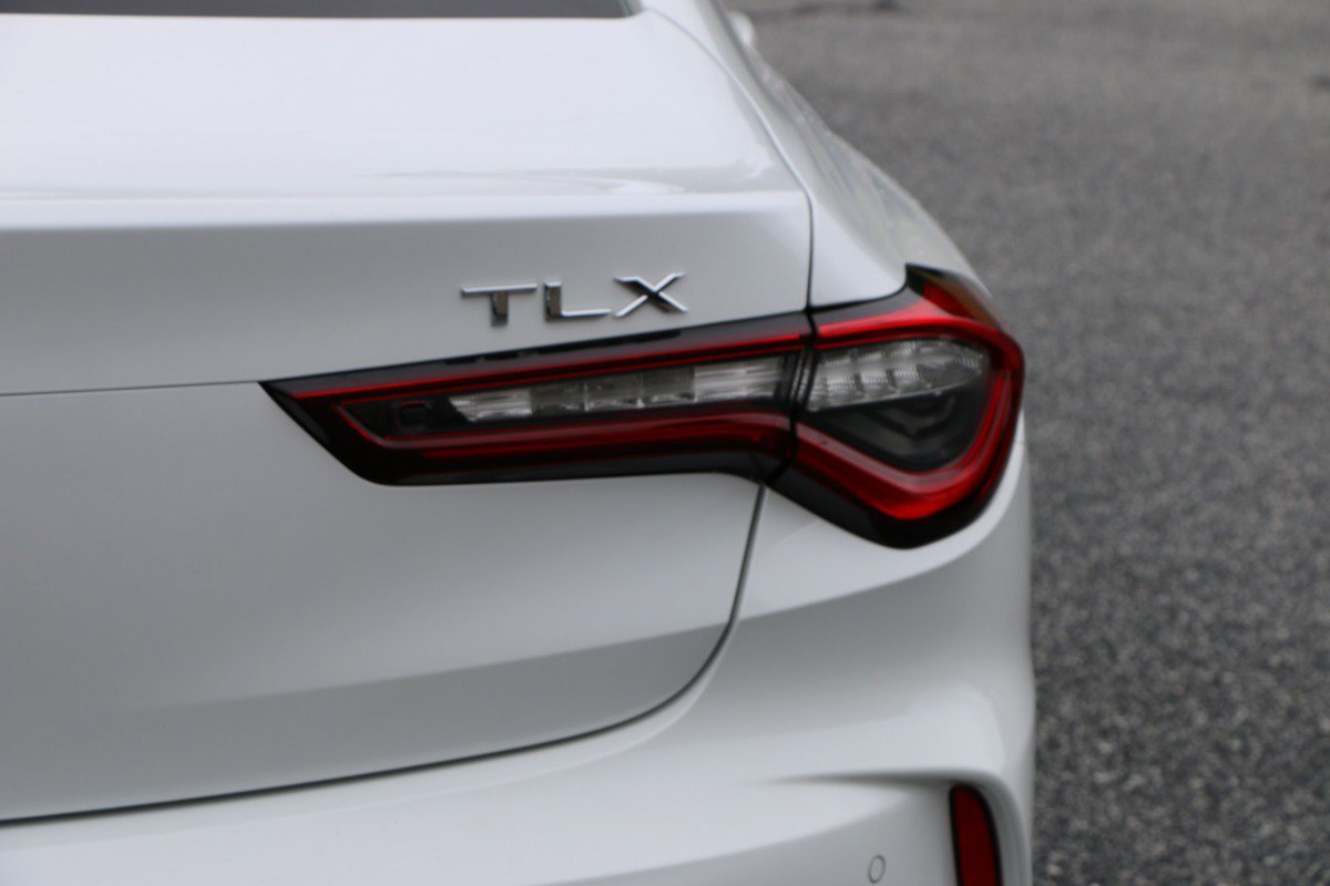Used 2024 Acura TLX w/ Technology Package FWD image 7