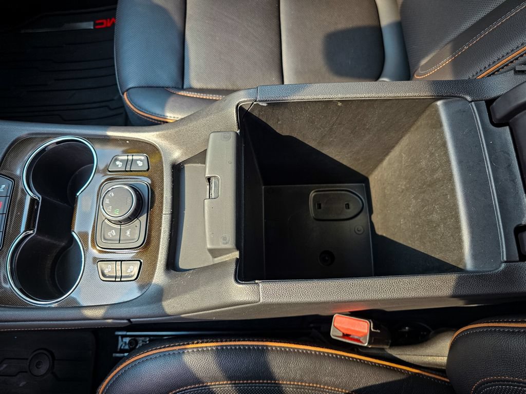 Used 2020 GMC Acadia AT4 w/ Driver Alert Package II AWD/4WD image 30