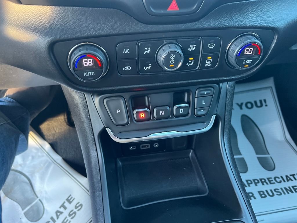 Used 2018 GMC Terrain SLT image 16