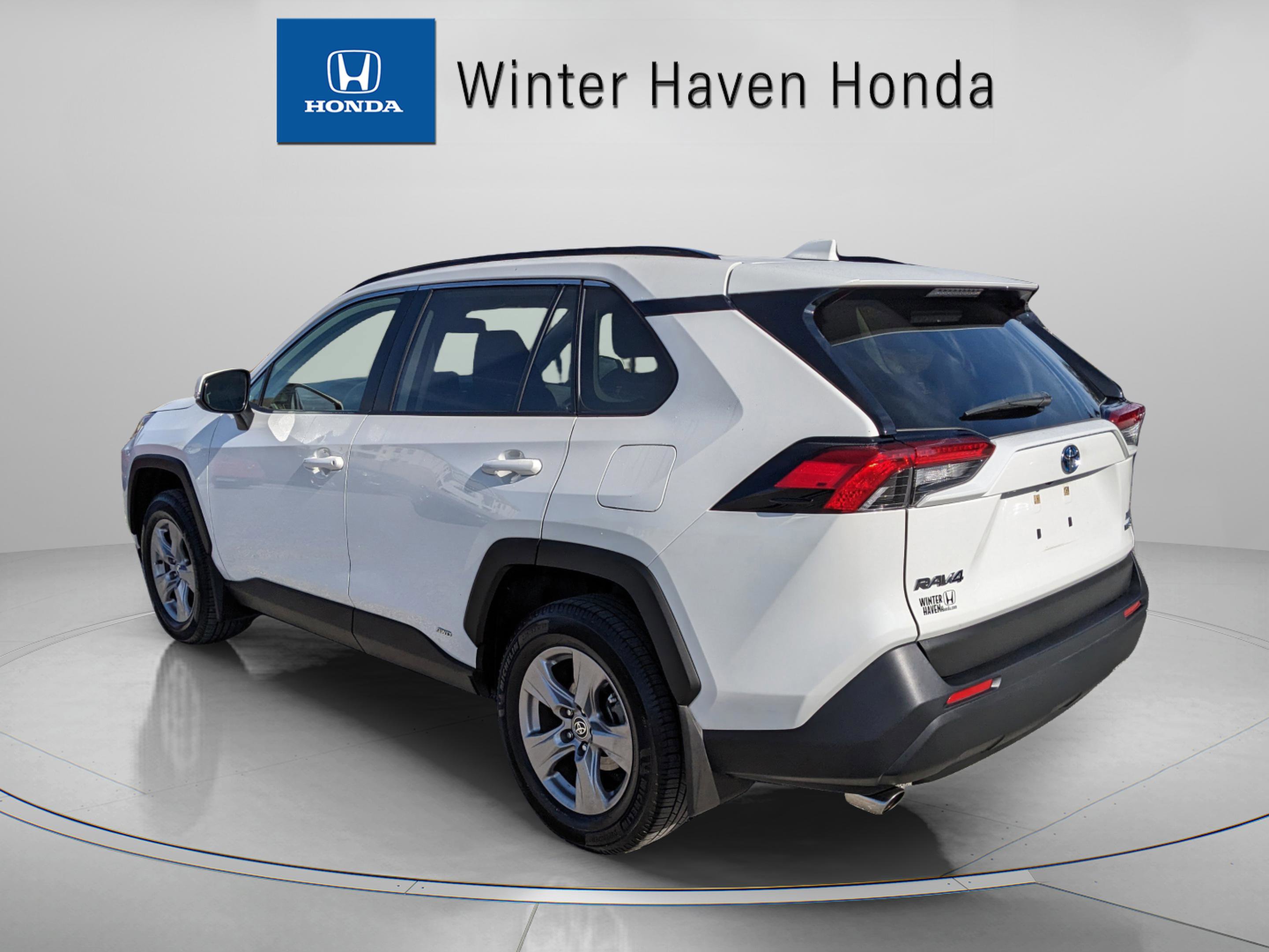 Used 2022 Toyota RAV4 XLE image 6