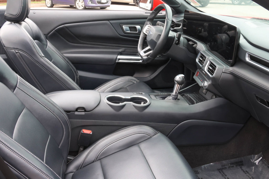Used 2025 Ford Mustang Premium RWD image 12