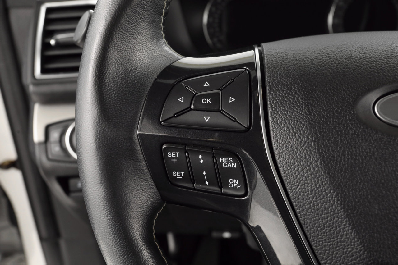 Used 2018 Ford Explorer Platinum image 15