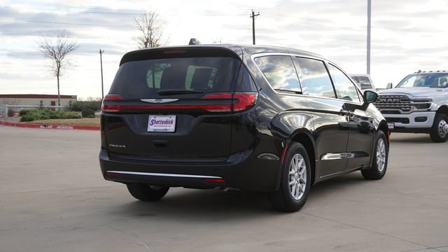 New 2026 Chrysler Pacifica Select FWD image 9