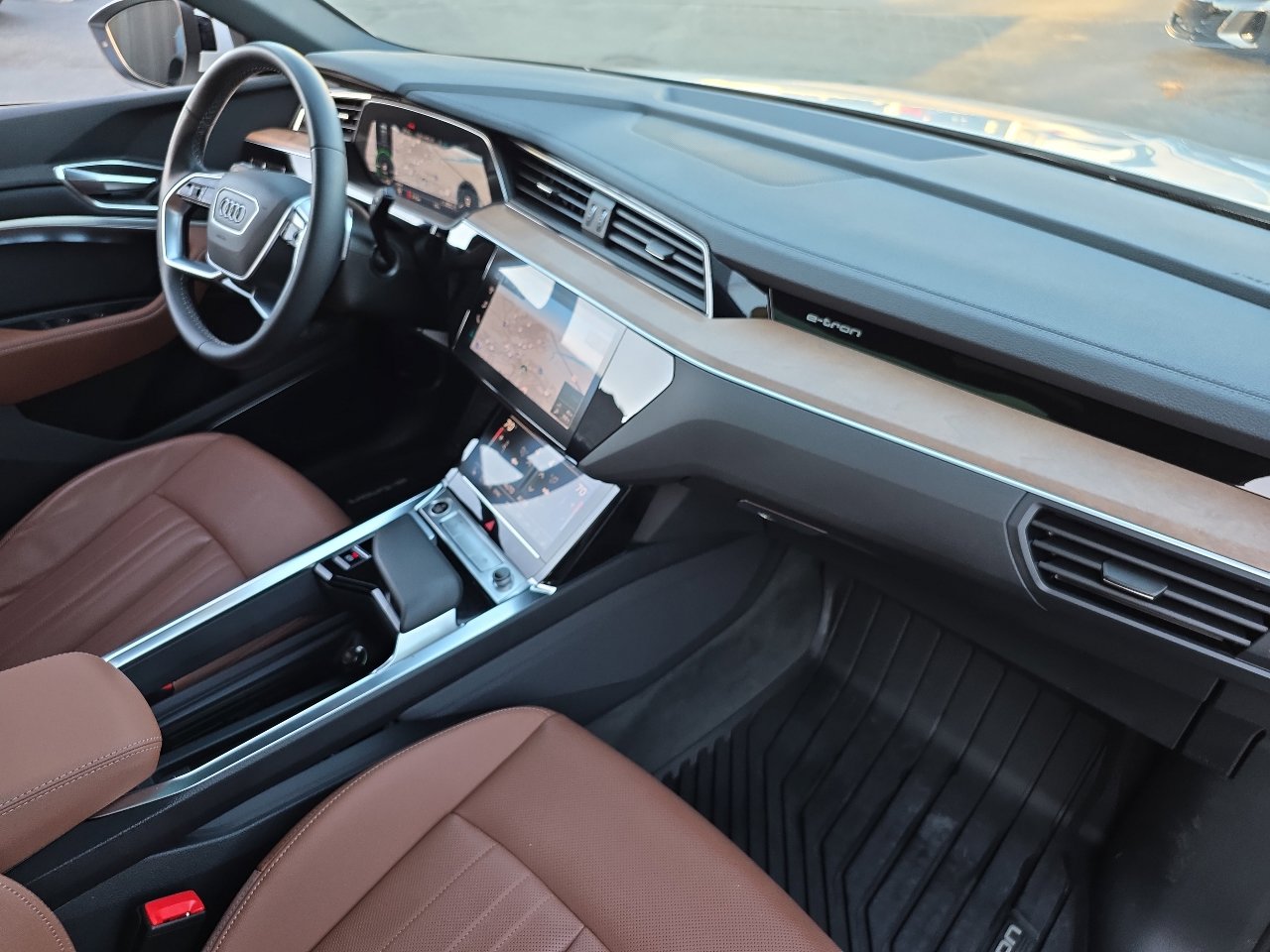 Used 2024 Audi Q8 e-tron Premium Plus w/ Premium Plus Package image 50